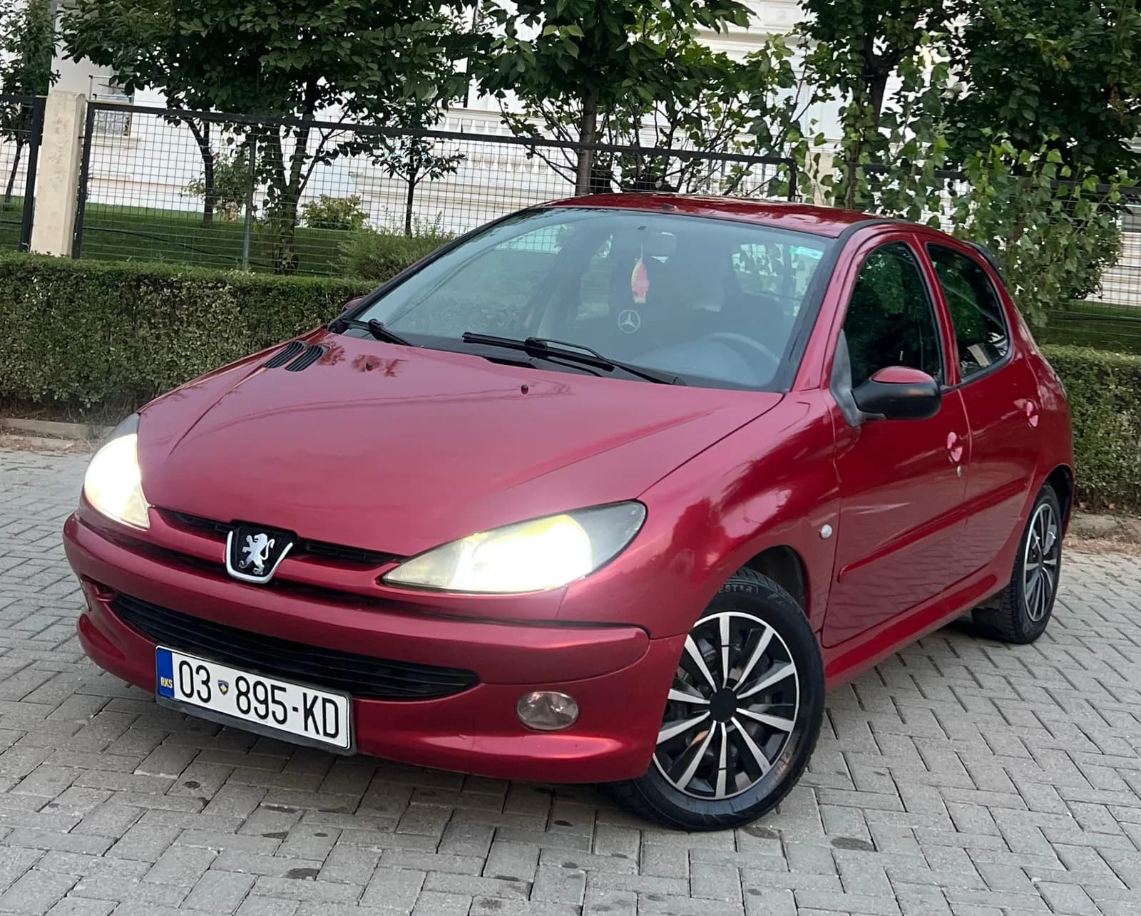 Peugeot 206 1.4, Benzinë - Viti 2001 — foto 1 nga 12