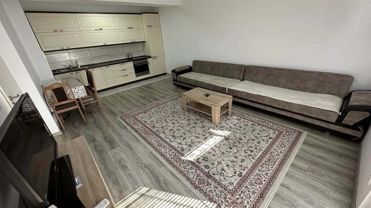 Banesë 2+1 me qira në Mitrovicë — foto 2 nga 8