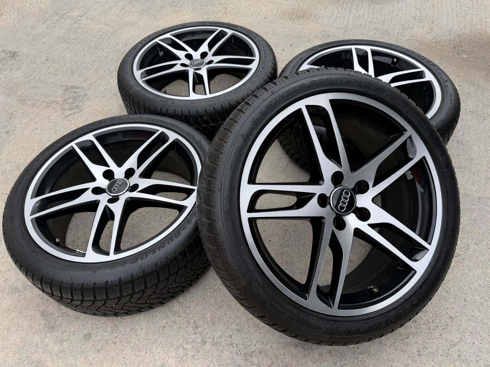 Disqe alumini 19" origjinale Audi - me goma dimri — foto 1 nga 4