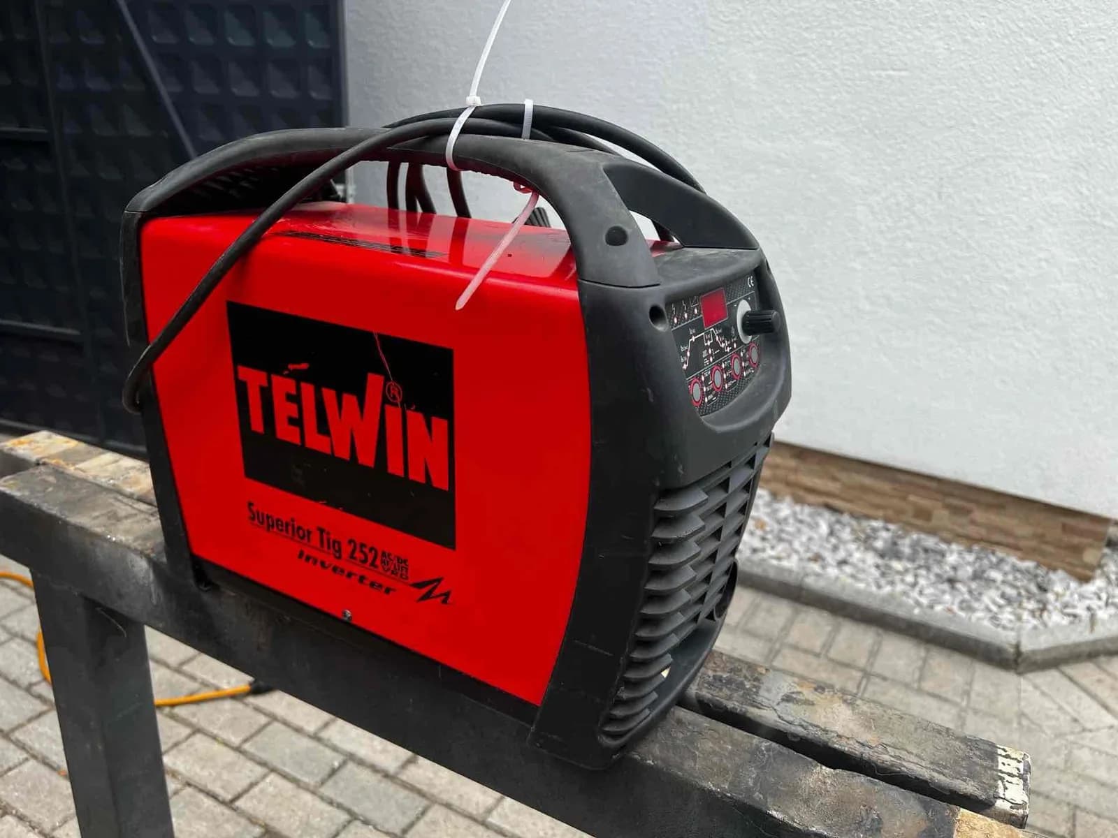 TELWIN Superior TIG 252, aparat saldimi — foto 1 nga 3