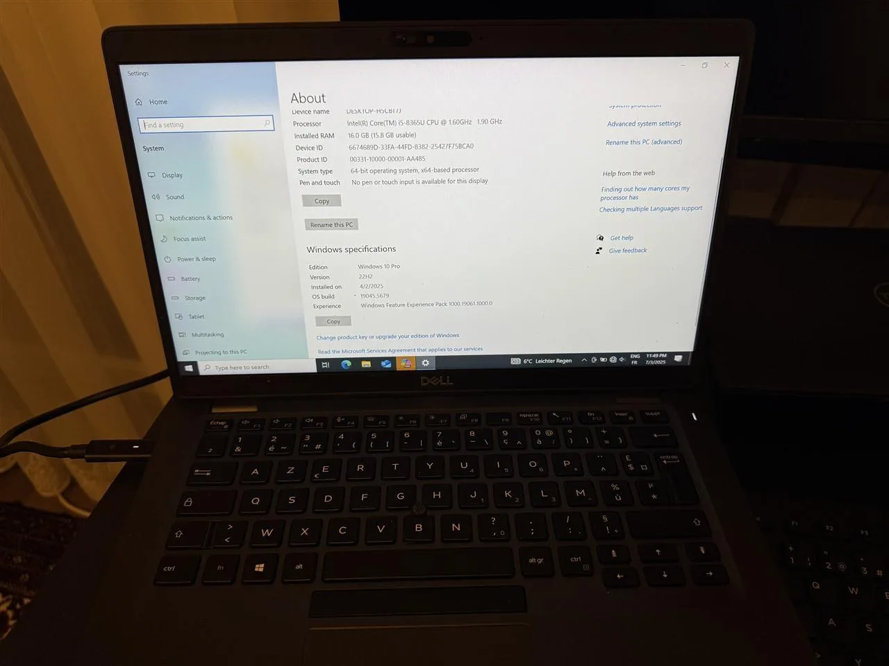Dell Latitude 5400 i5, 16 GB, 256 GB SSD, 14.2" — foto 2 nga 5