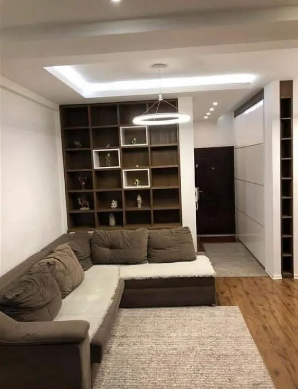 Banesë me qira 3 dhomëshe 65m² perball Al Trade Market — foto 1 nga 6