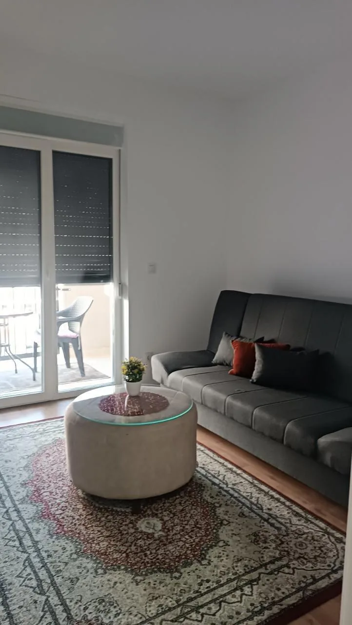 Banesë 3+1 e mobiluar me qira në Gjilan – Clinton Residence — foto 2 nga 11