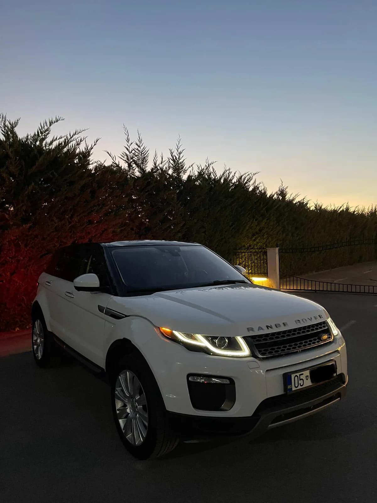 Range Rover Evoque HSE 2.0 naftë, 140 000 km, automatik, 4x4 — foto 1 nga 6
