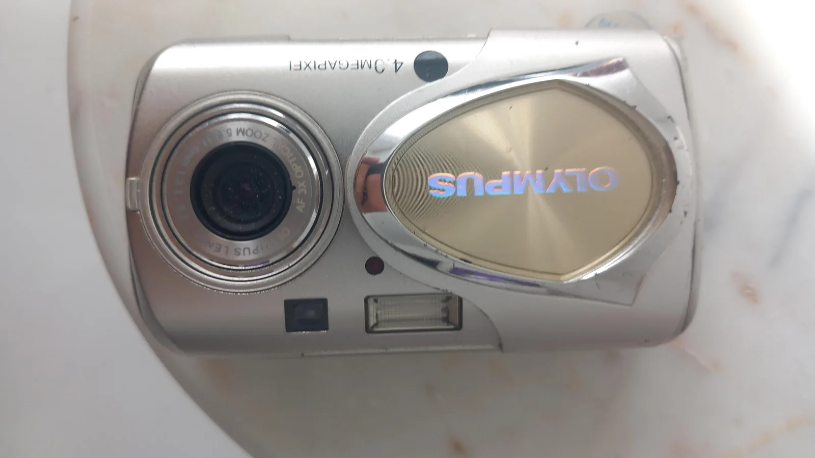 Olympus U-15 — aparat fotografik dixhital, 3.2 MP — foto 2 nga 6