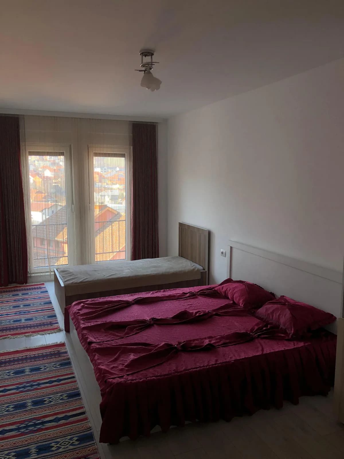 Banesë 1+1 me qira në qendër të qytetit — foto 2 nga 4