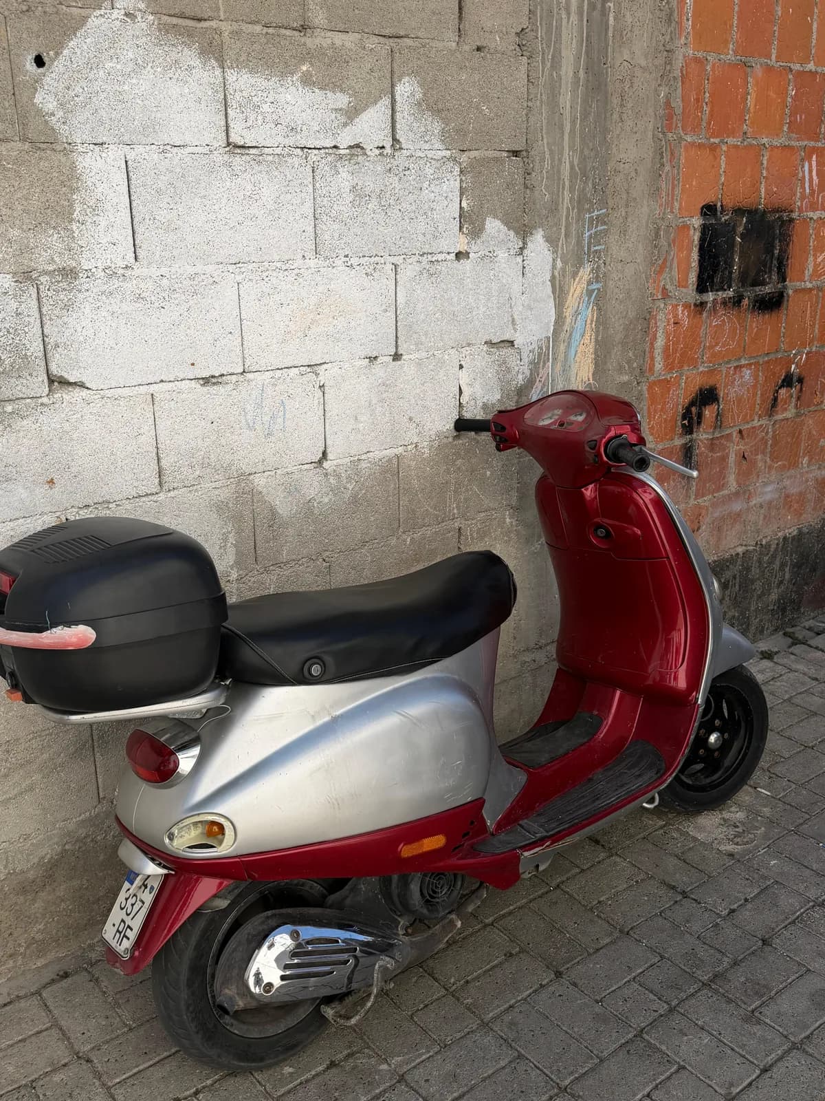 Vespa 125 CC — foto 1 nga 3