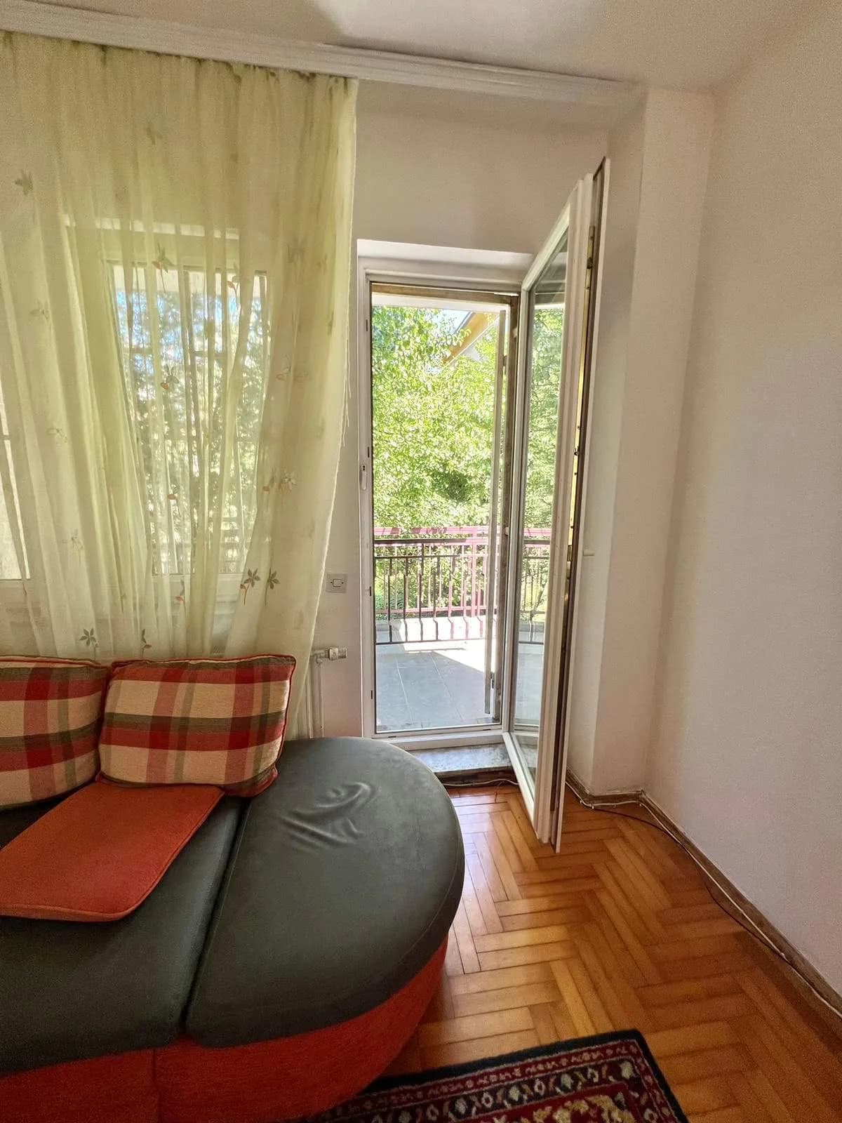 Banesë me qira — foto 1 nga 12
