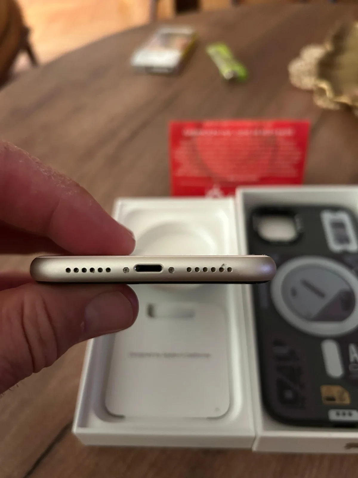 iPhone 11, 64 GB — foto 1 nga 5