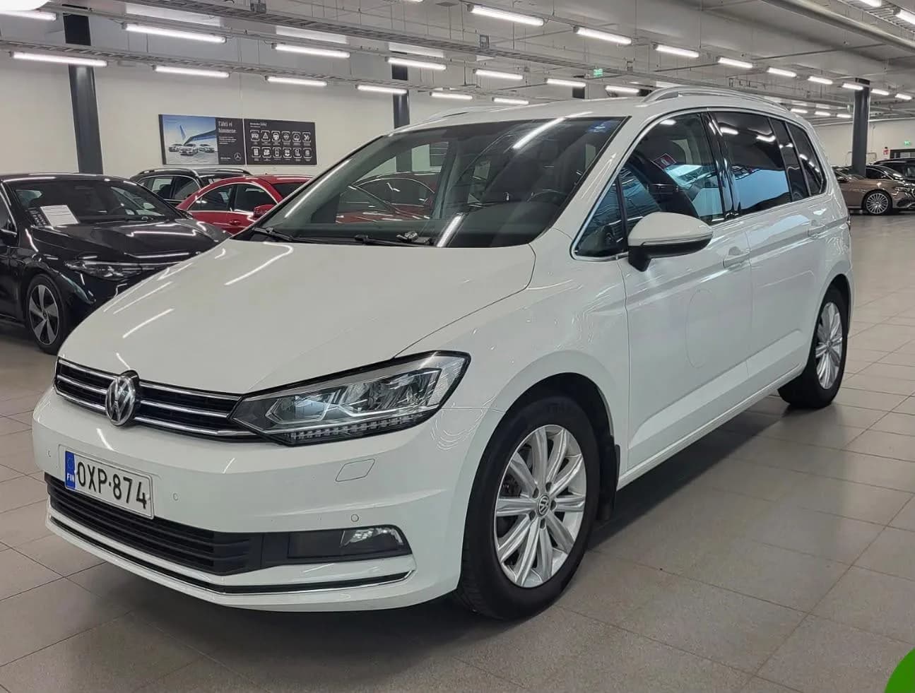 Volkswagen Touran 2.0 TDI DSG, 7 vende — foto 2 nga 5
