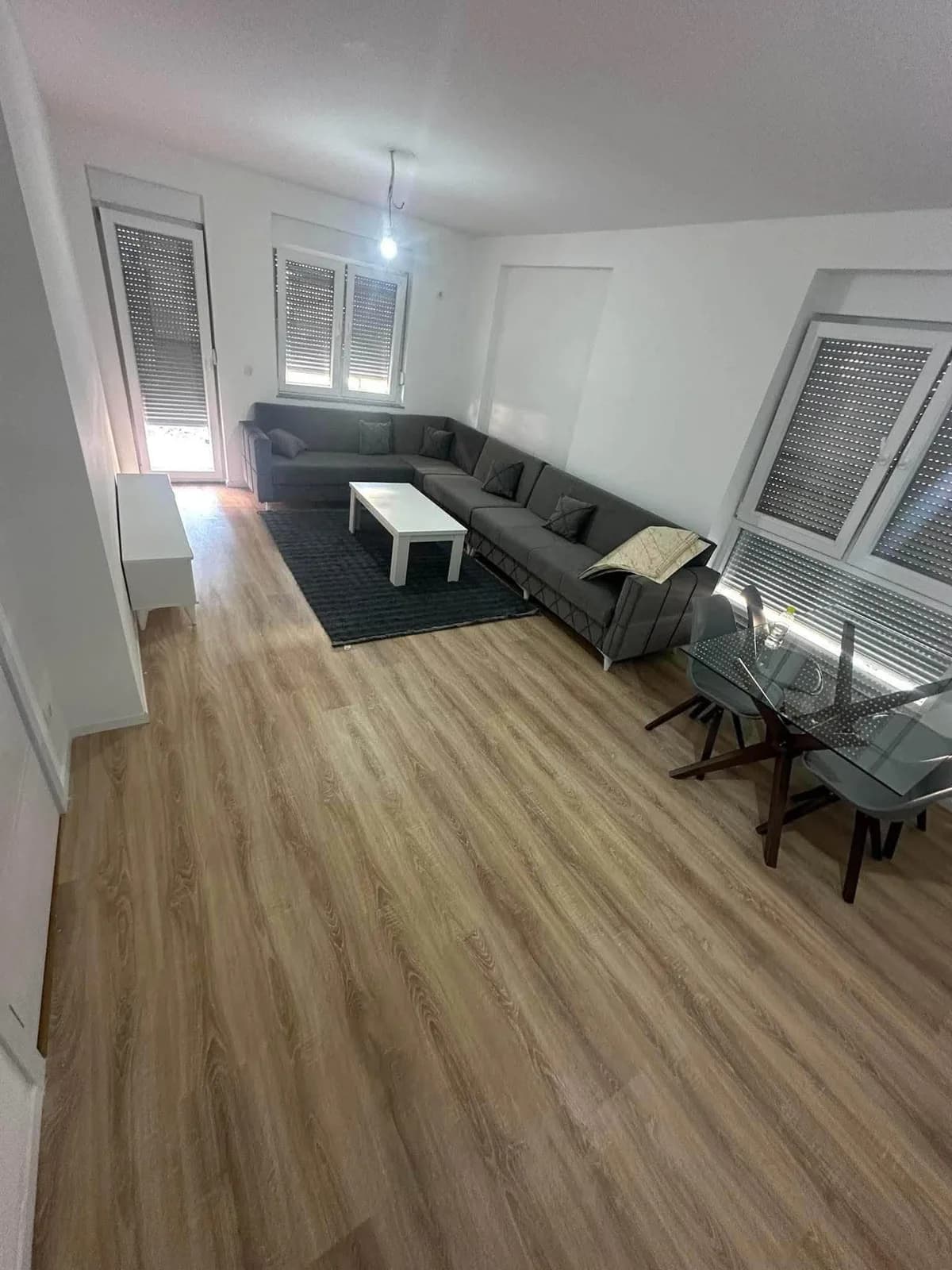 Banesë 2+1 me qira në Fushë Kosovë — foto 2 nga 3