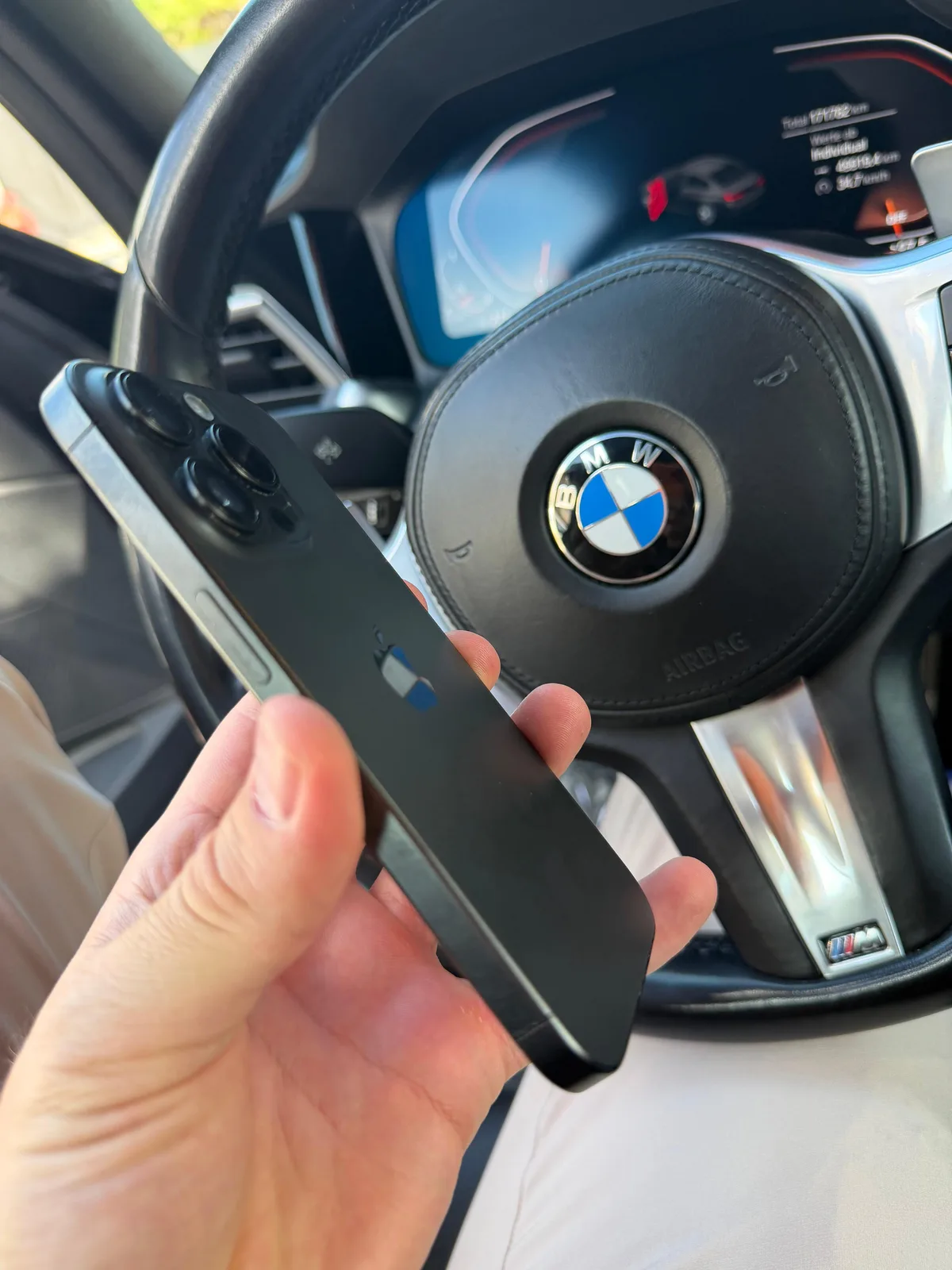 iPhone 15 Pro, 128 GB — foto 2 nga 5