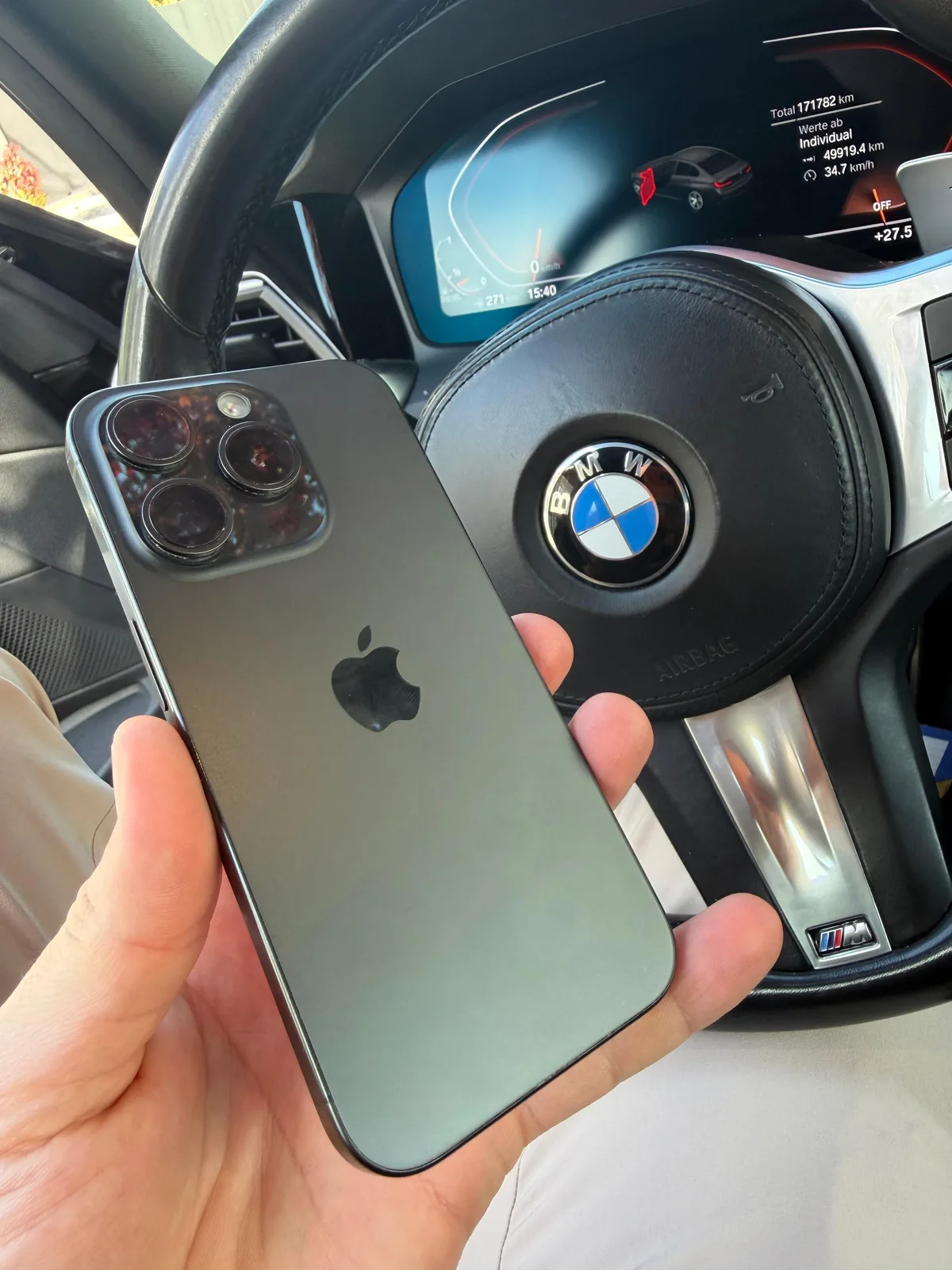 iPhone 15 Pro, 128 GB — foto 1 nga 5