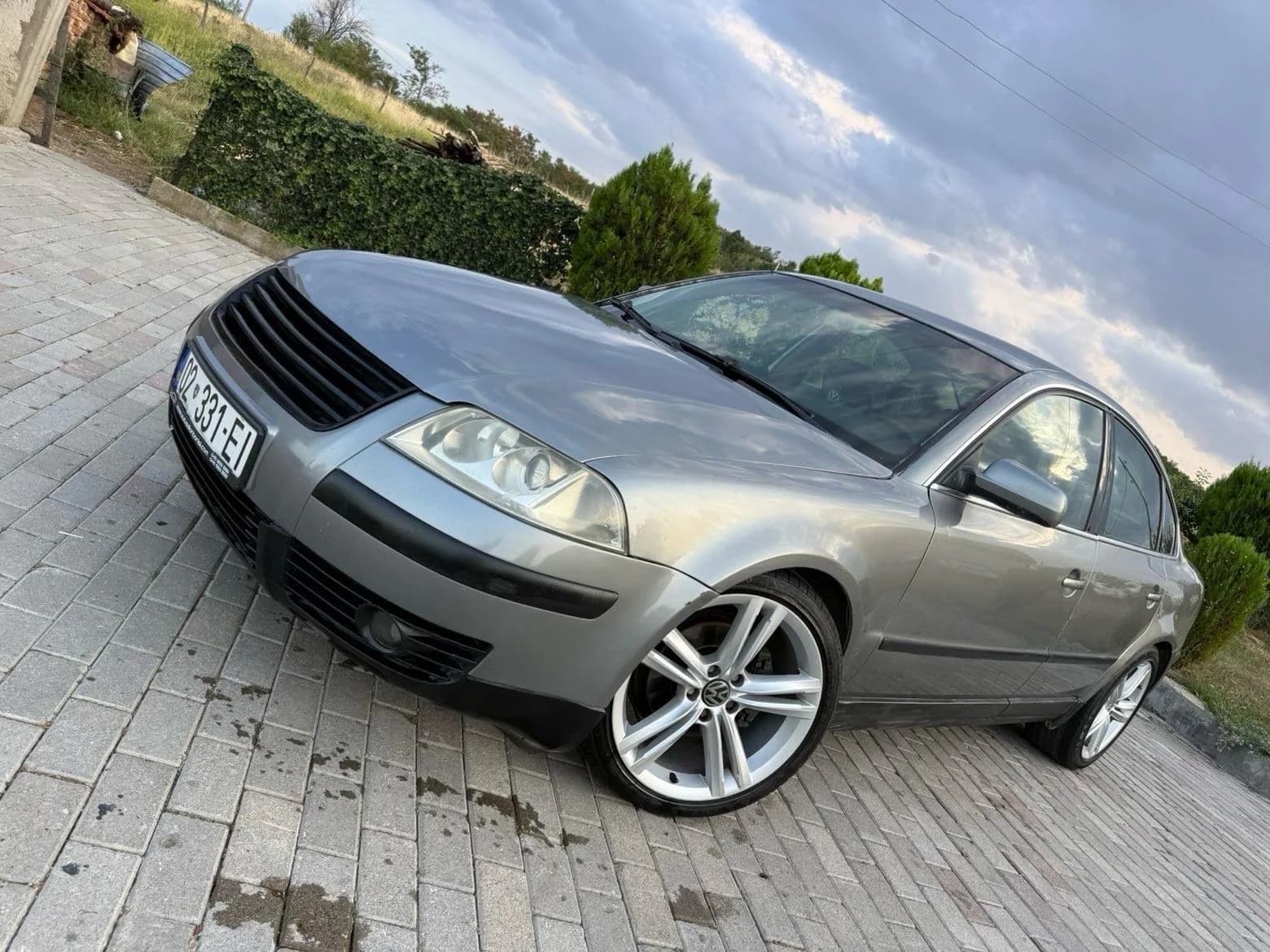 Volkswagen Passat B5 1.9 TDI (DI-tkuqe) — foto 1 nga 7