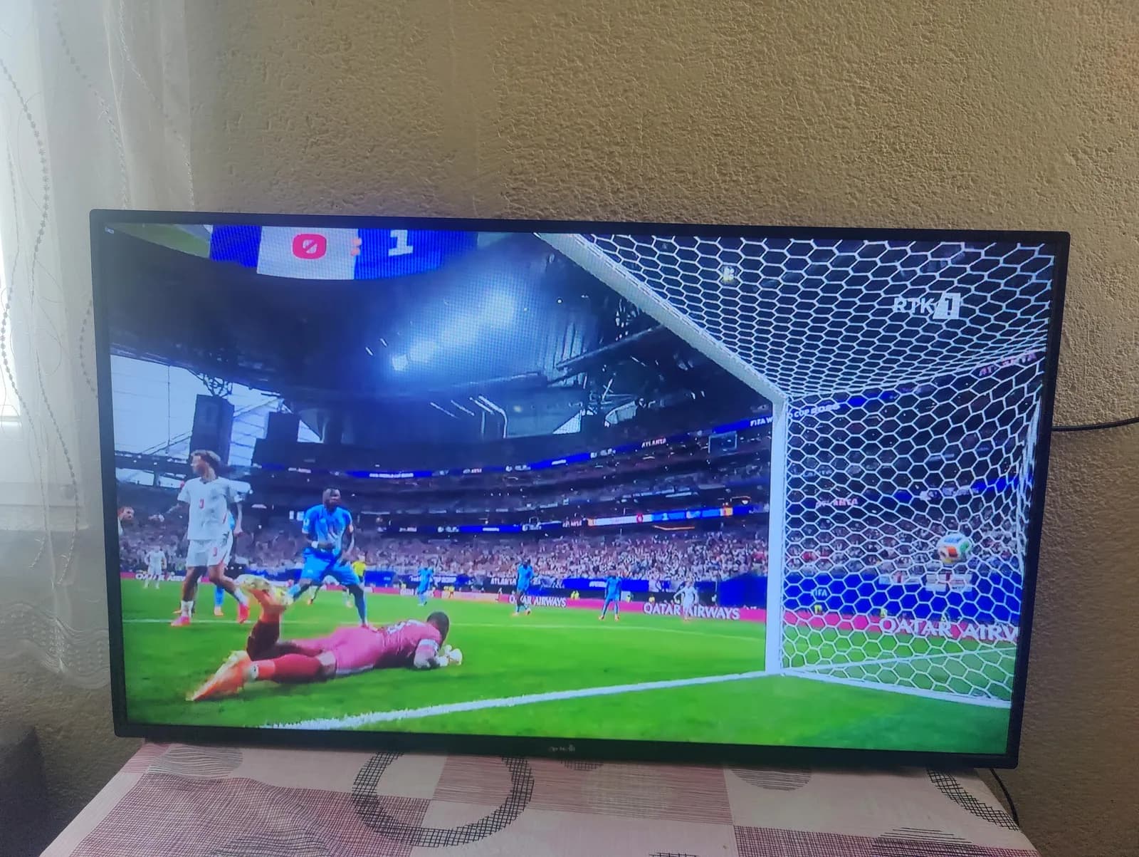 Televizor Arielli LED 43" — foto 1 nga 6