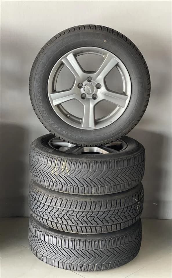 Felne origjinale 16, me goma dimërore - për Seat Arona — foto 1 nga 4