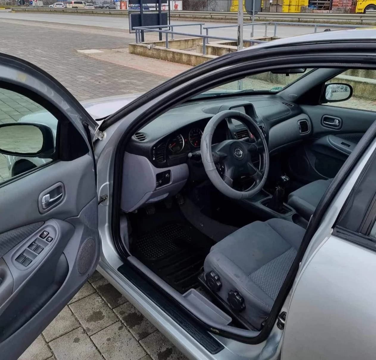 Nissan Almera 1.5, Benzinë, Viti 2002 — foto 2 nga 7