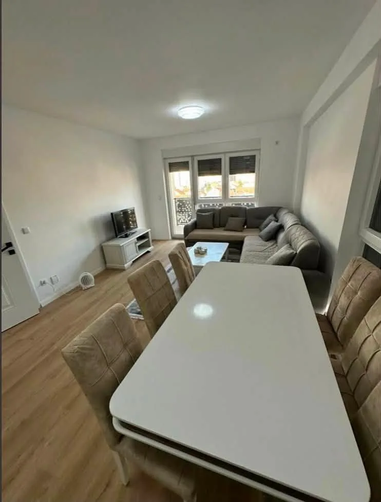 Banesë me qira, 3 dhomëshe në Fushë Kosovë — foto 2 nga 4