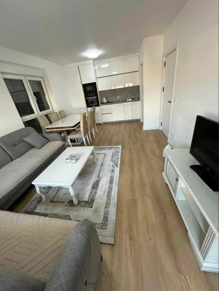 Banesë me qira, 3 dhomëshe në Fushë Kosovë — foto 1 nga 4
