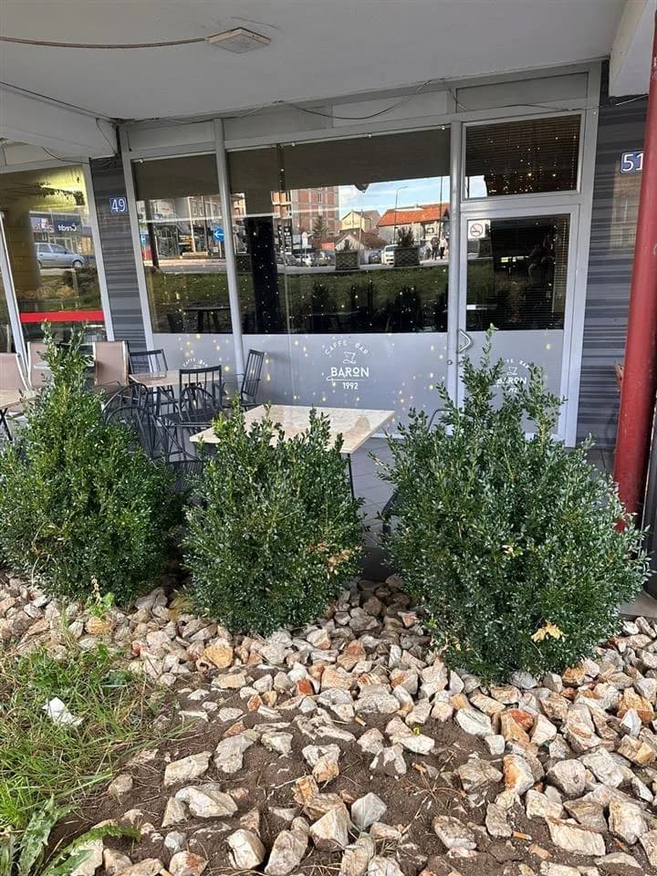 Lokal 75 m2 + 25 m2 me qira në Lipjan, çmim shumë i volitshëm — foto 1 nga 3