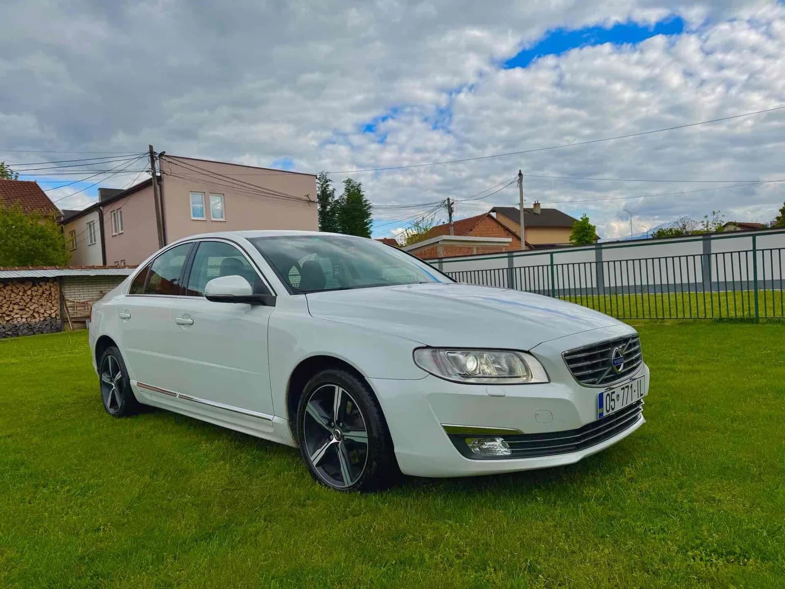 Volvo S80 D4 — foto 2 nga 10