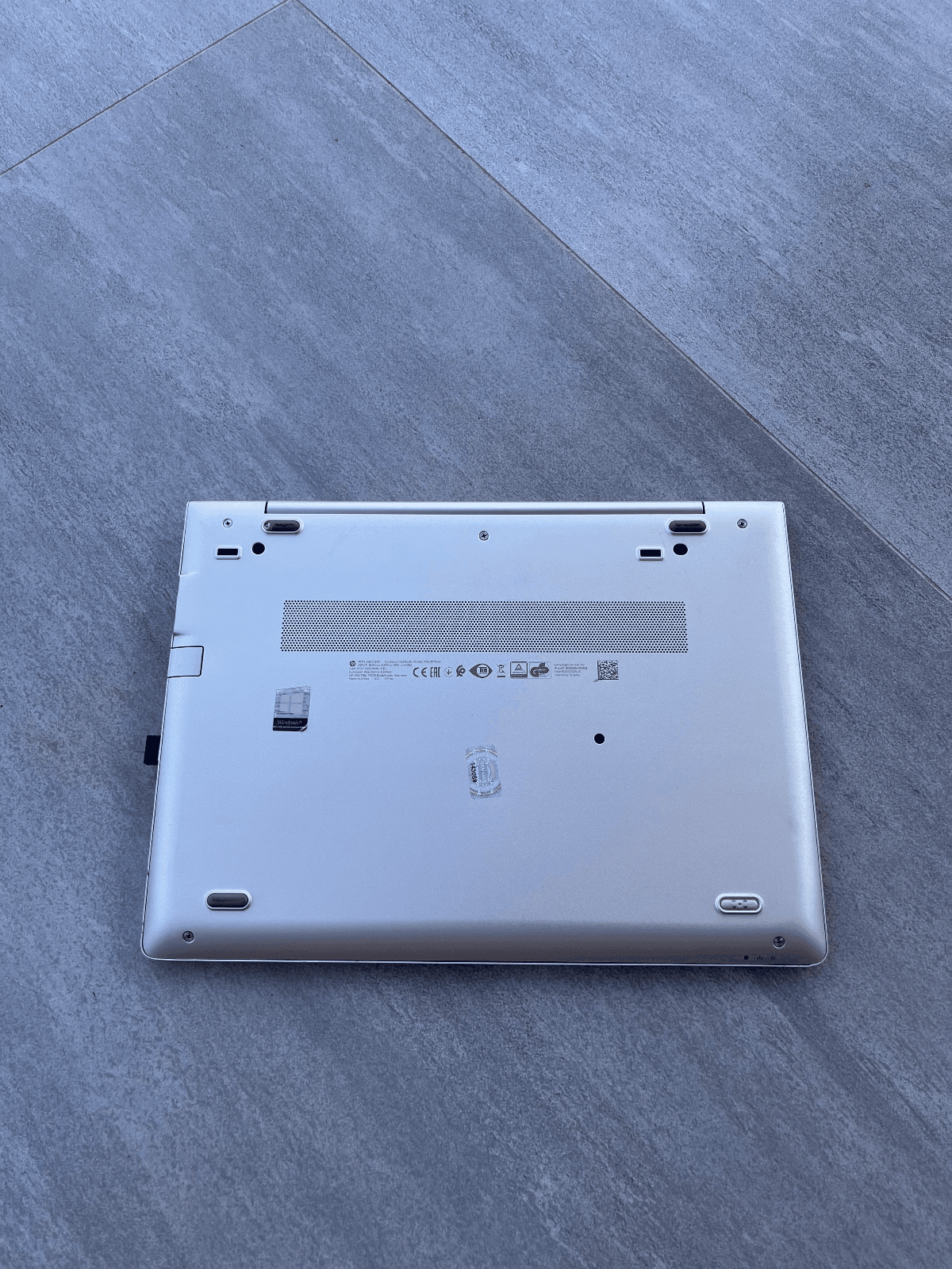 HP EliteBook 830 G6 — foto 2 nga 12