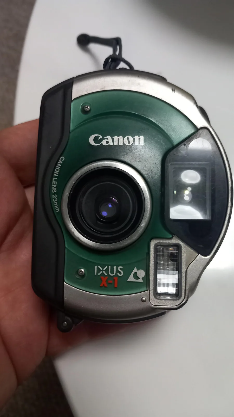 Canon Ixus X-1, aparat analog — foto 1 nga 10