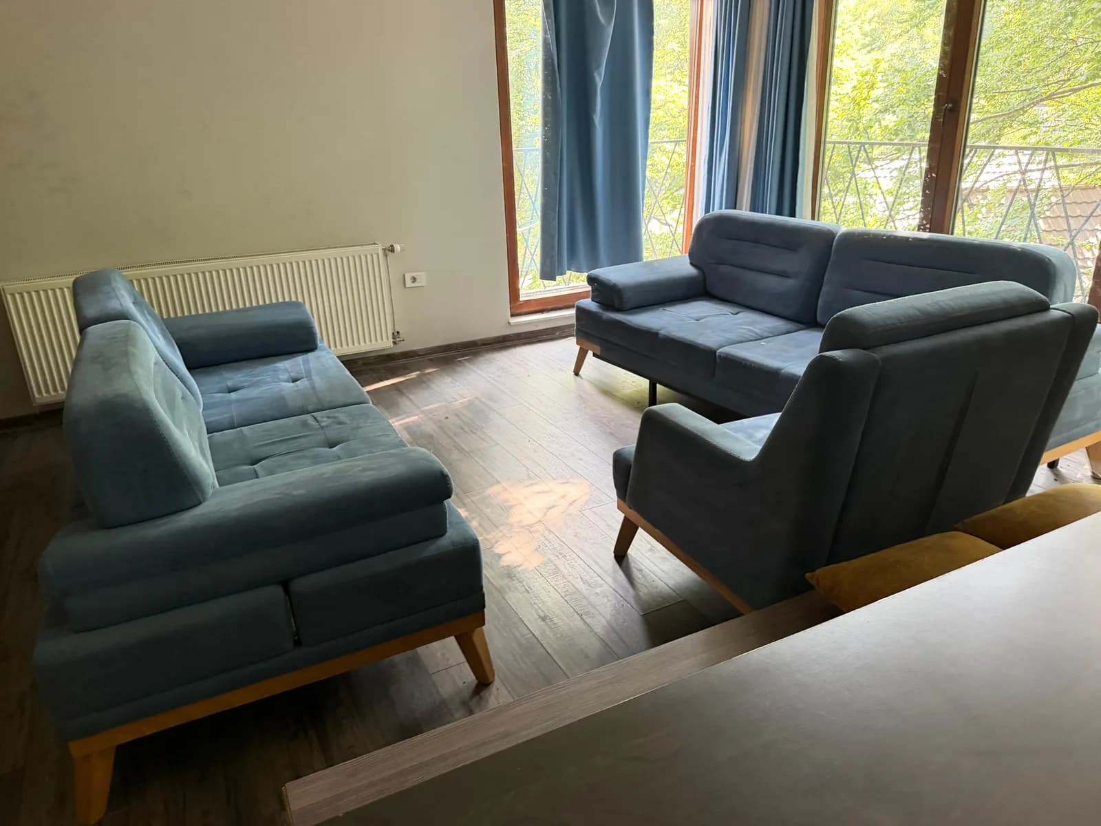 Mobilje për kuzhinë dhe sallon — foto 1 nga 10