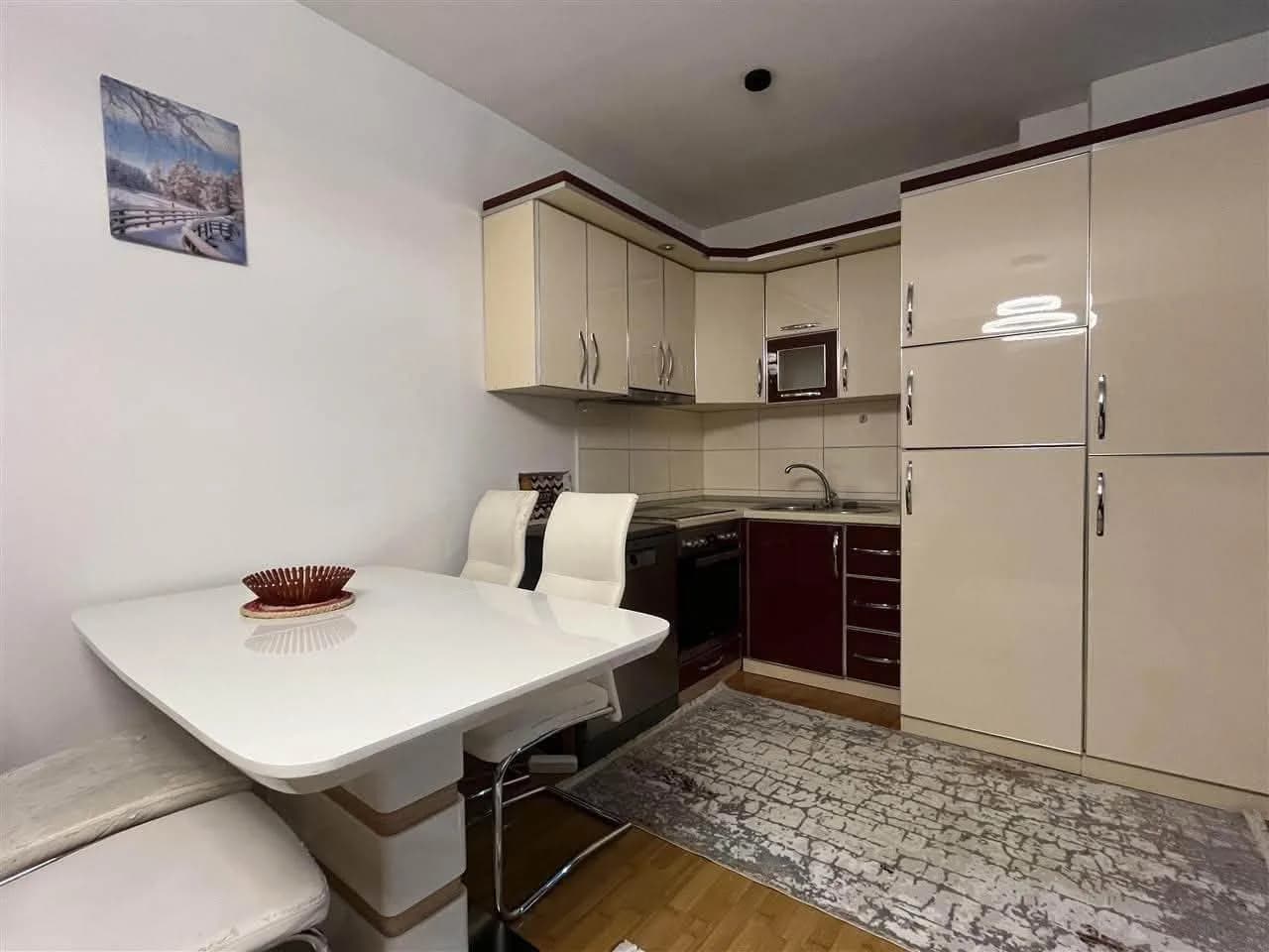 Banesë 1+1 me qira në Fushë Kosovë — foto 2 nga 6