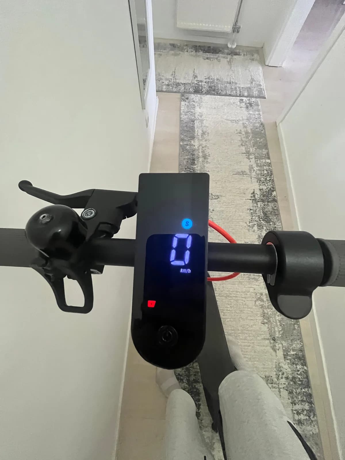 Trotinet elektrik Lite 4, 2025 — foto 1 nga 6
