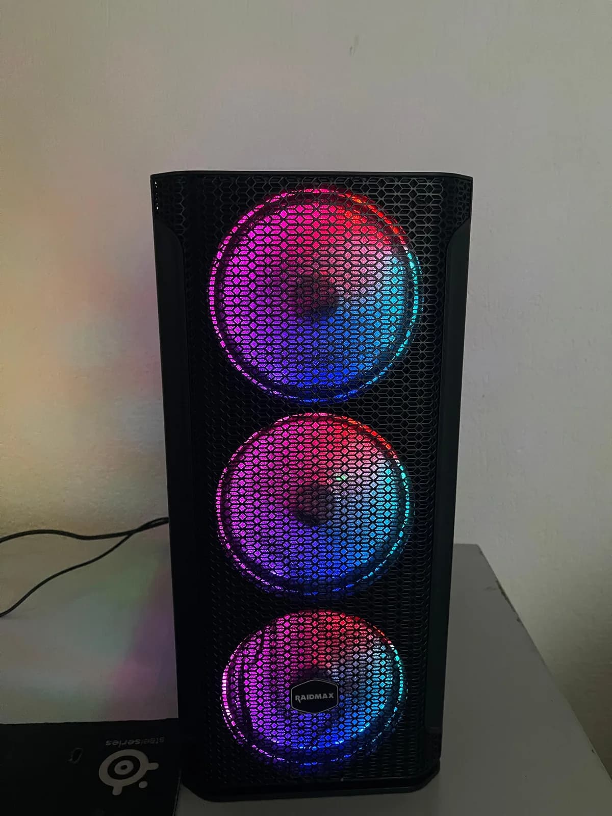 Shitet komplet PC gaming — foto 2 nga 5
