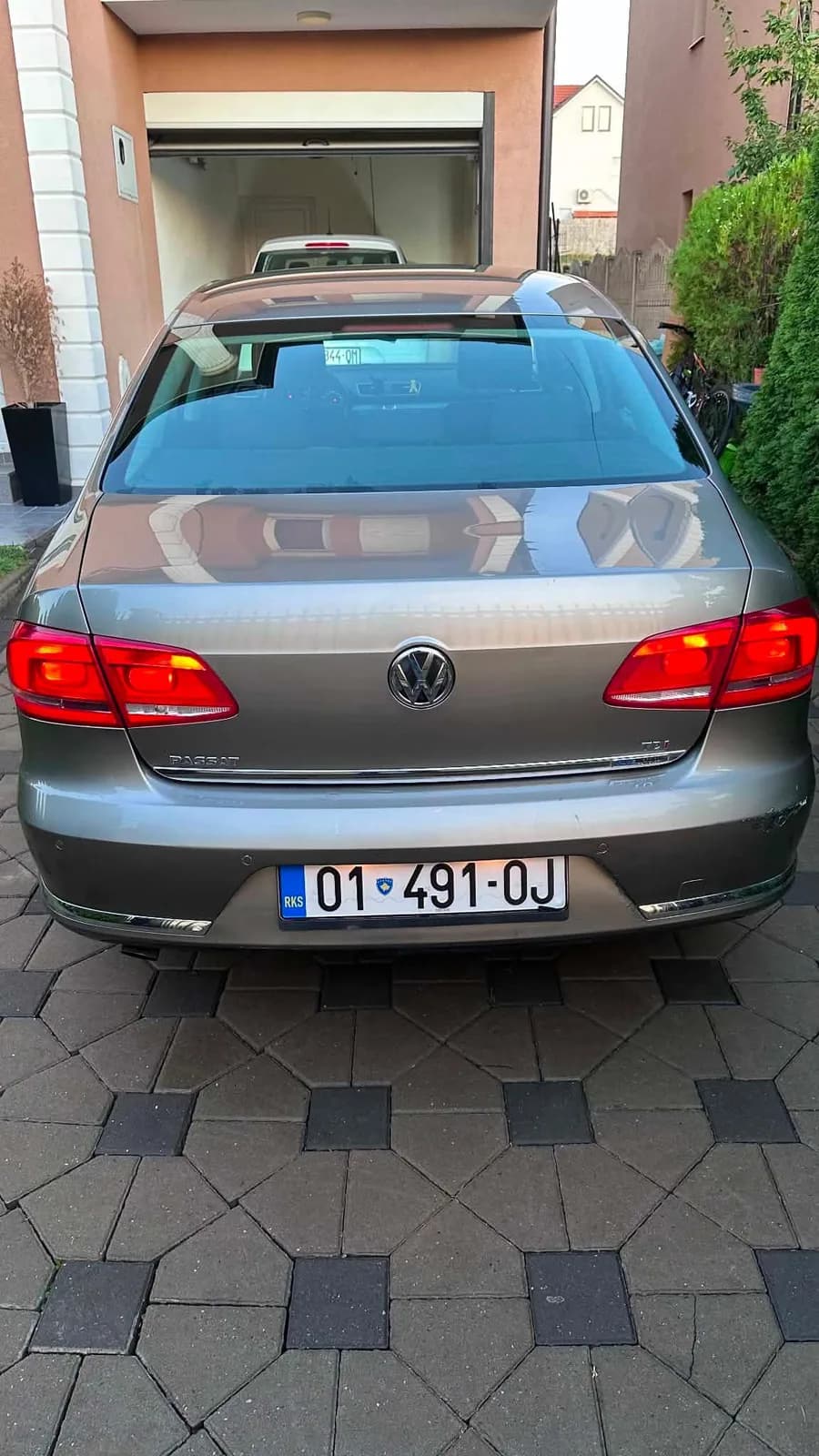 Shitet Volkswagen Passat B7, 2012 — foto 2 nga 10