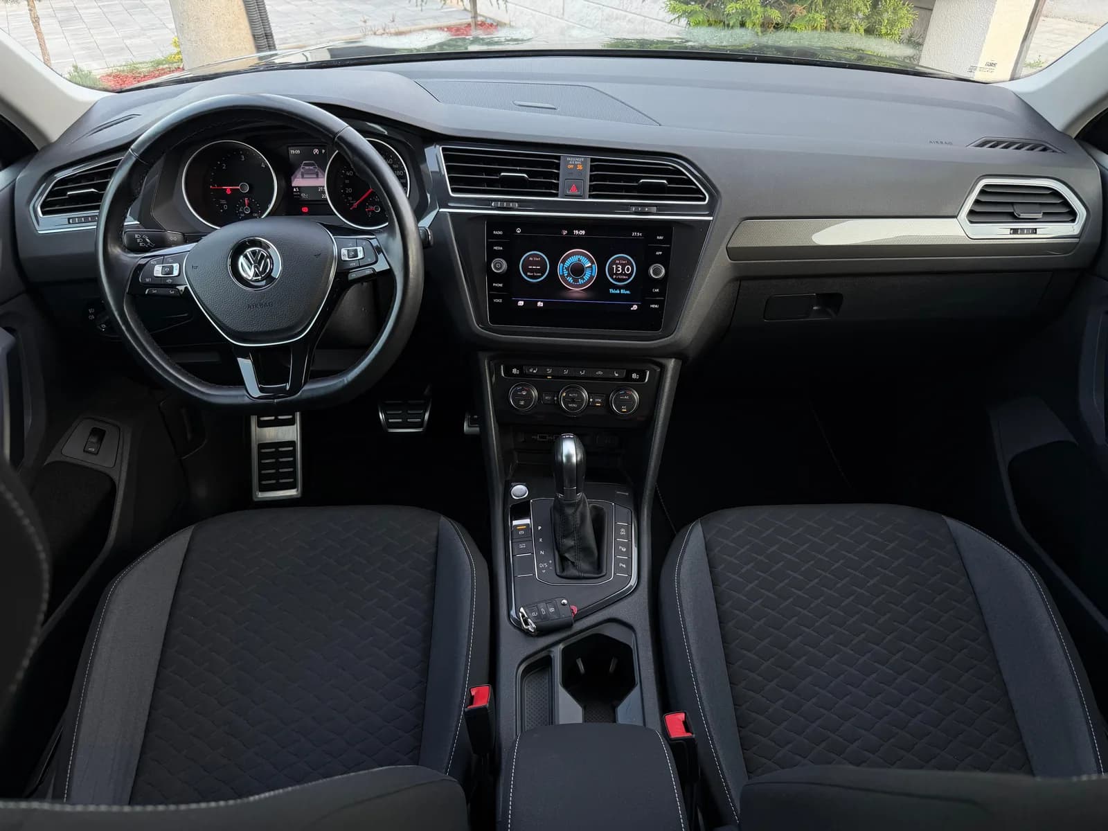 Volkswagen Tiguan 2.0 TDI, 10/2019, Automatik — foto 2 nga 10