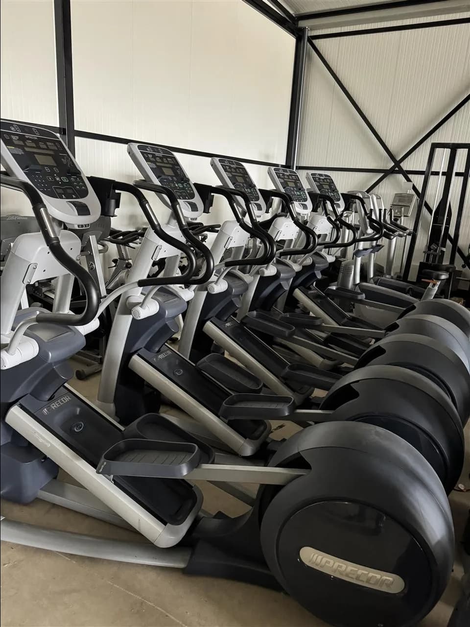 Precor Cross Trainer — foto 2 nga 3