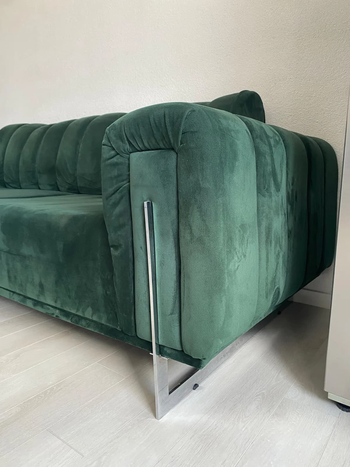 Divan 3-she me stofë velvet – si i ri — foto 2 nga 3
