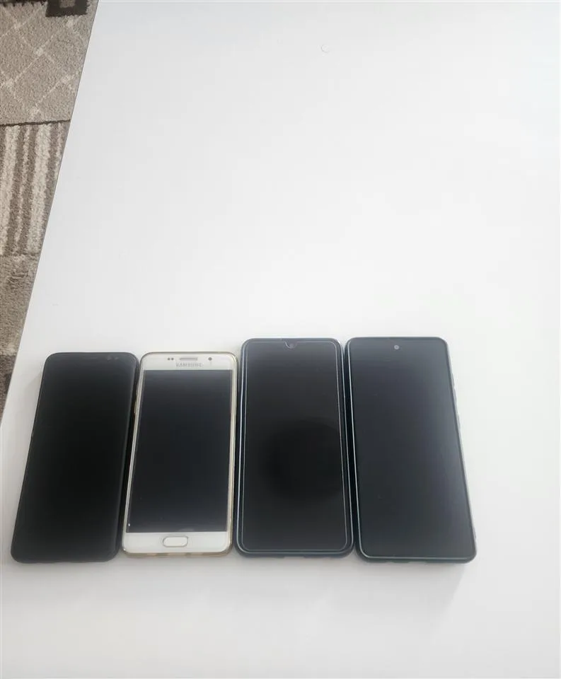 Shiten 4 telefona Samsung — foto 1 nga 6