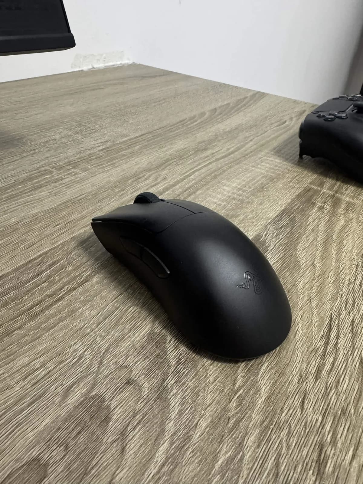 Razer DeathAdder V3 Pro — maus pa tel për lojëra — foto 1 nga 3