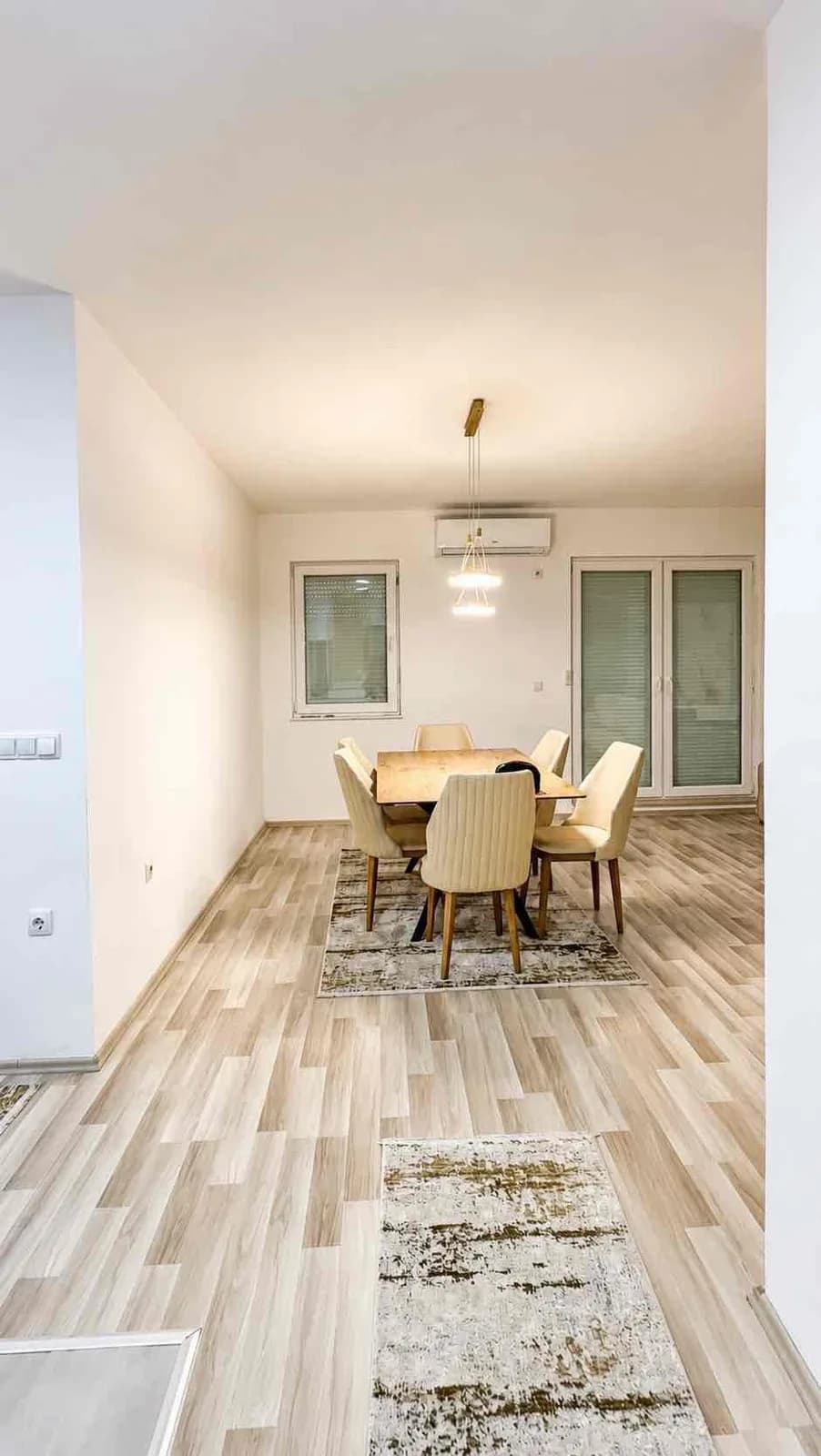 Shitet banesë 120 m² afër qendrës së qytetit — foto 1 nga 7