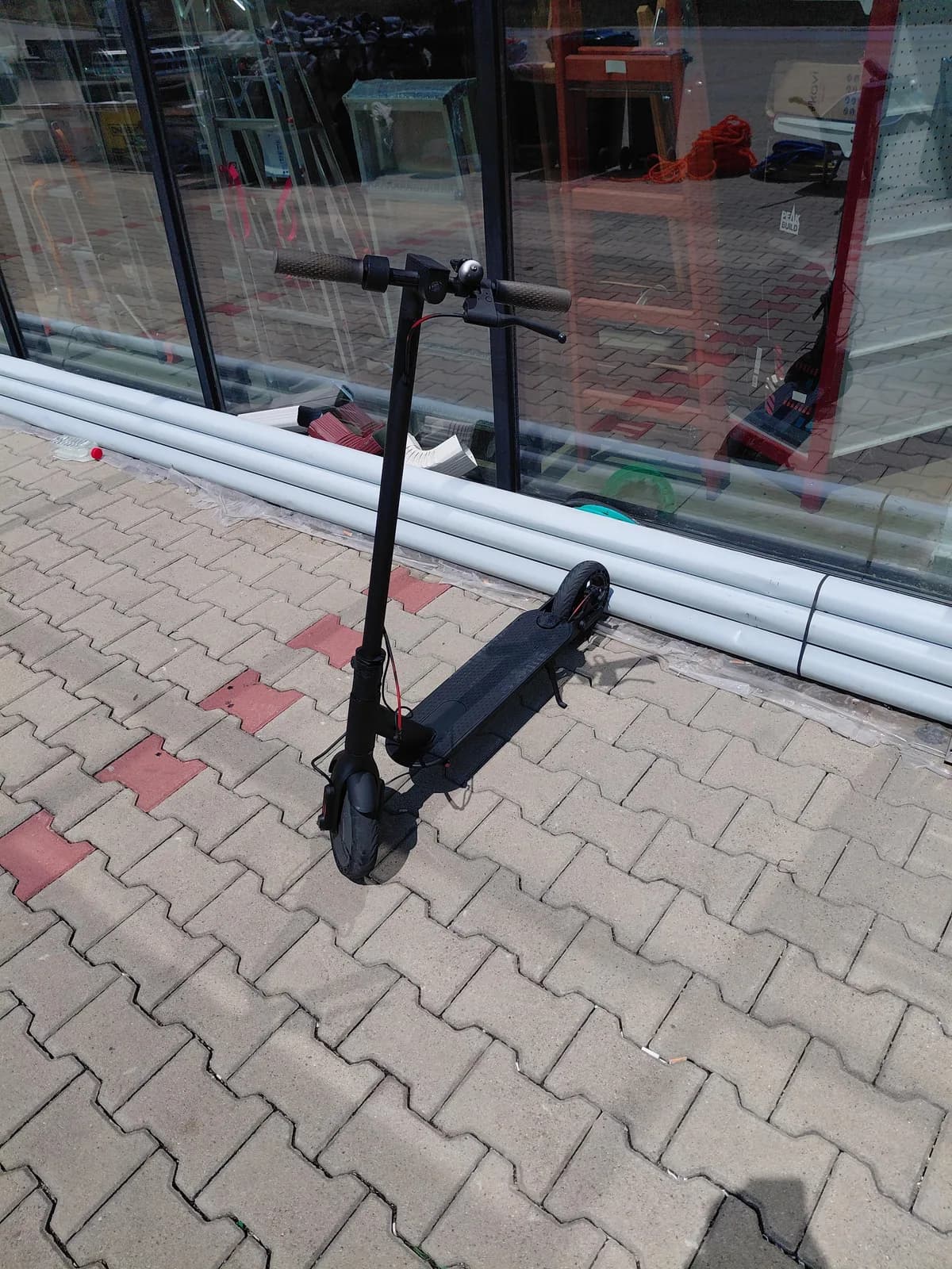 Shitet urgjent trotinet elektrik me defekt në bateri — foto 2 nga 5