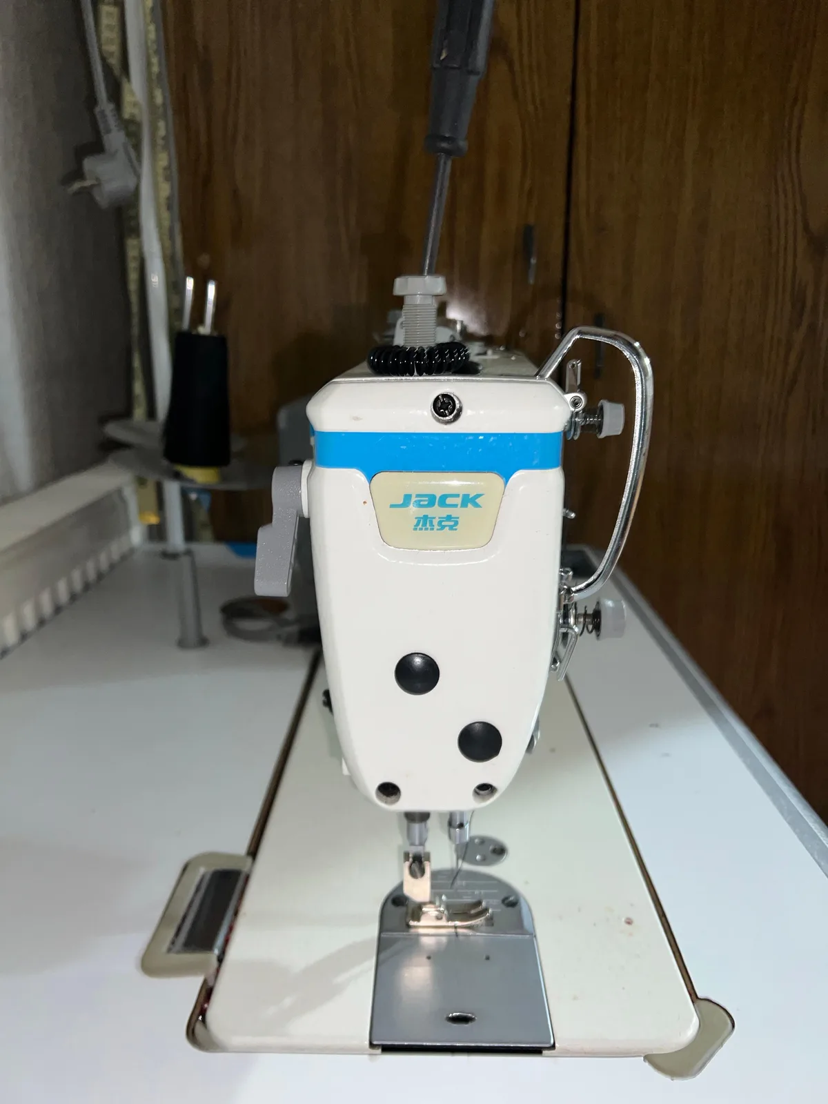 Makinë qepëse industriale JACK A4E — foto 2 nga 4