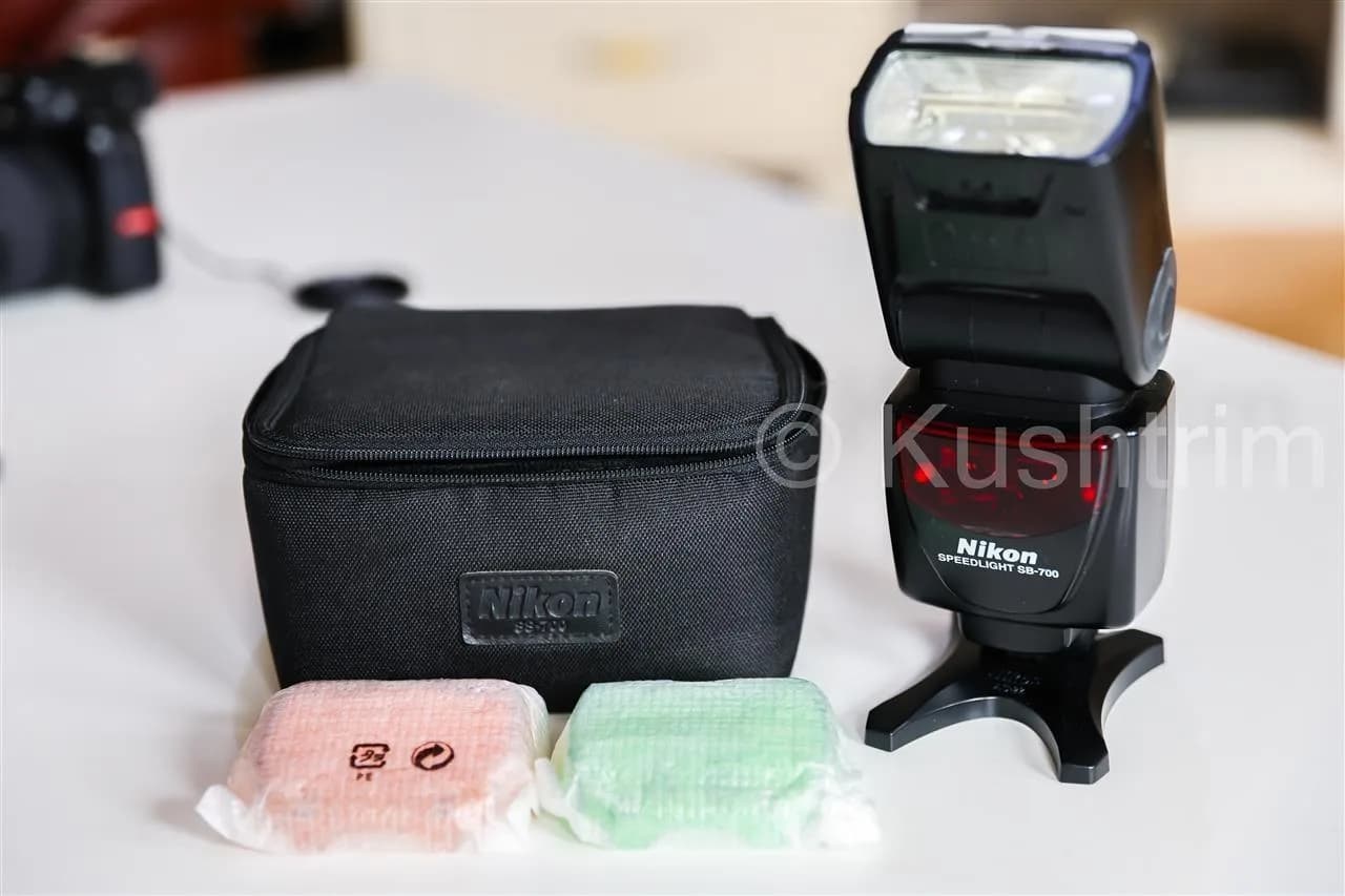 Nikon SB-700 Pro — foto 1 nga 4