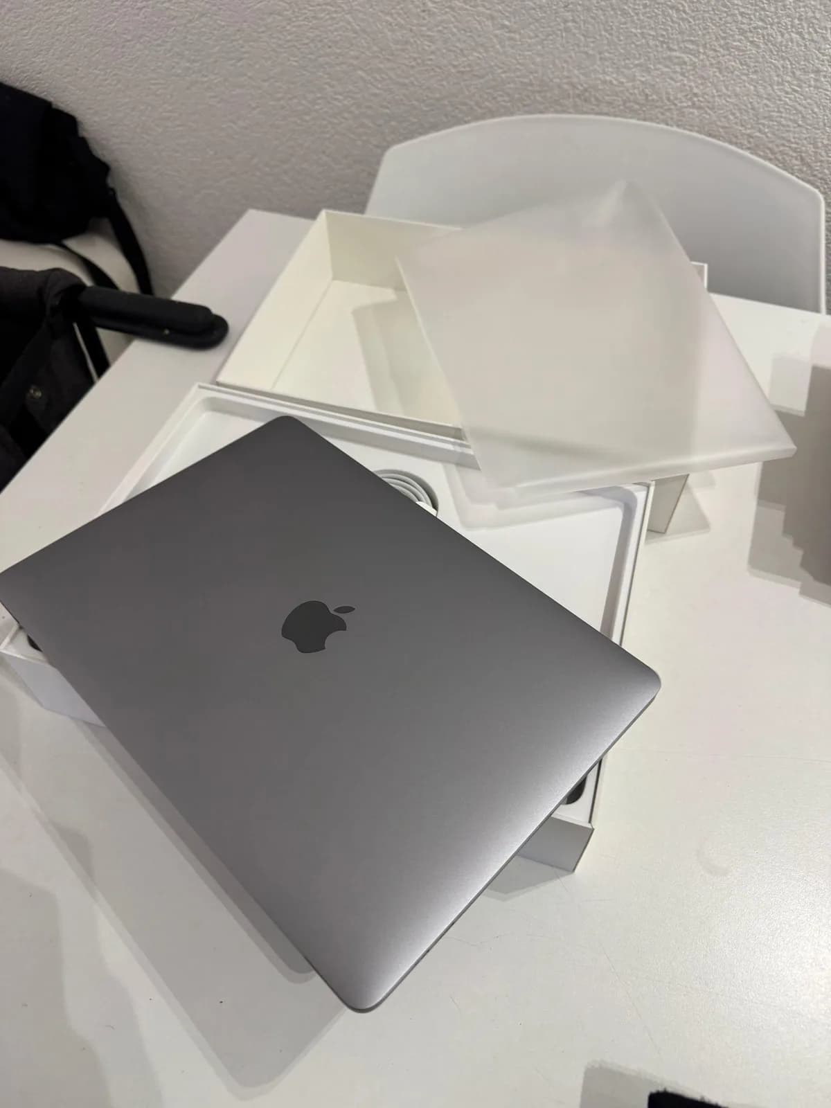 Apple MacBook Pro 2016, i5, 16 GB RAM, 500 GB SSD, 13" — foto 1 nga 5