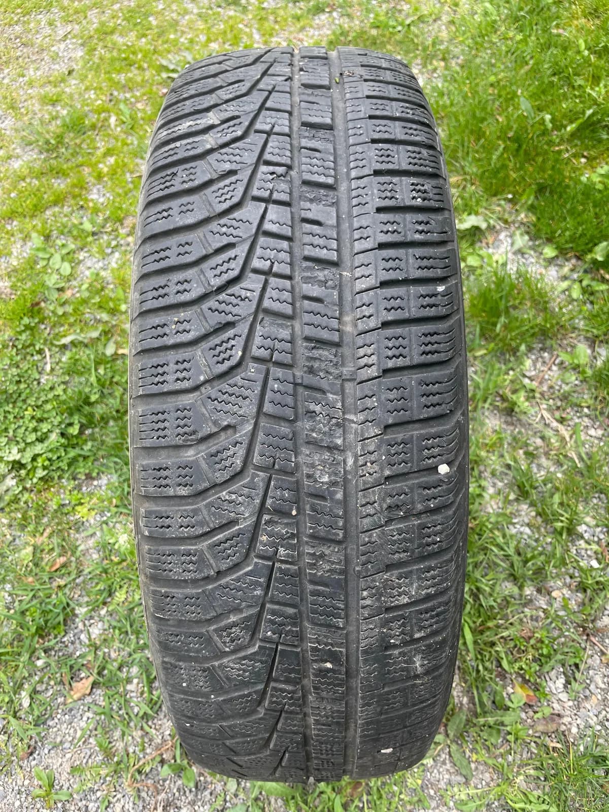 2 goma Hankook 17, 215 mm — foto 1 nga 3