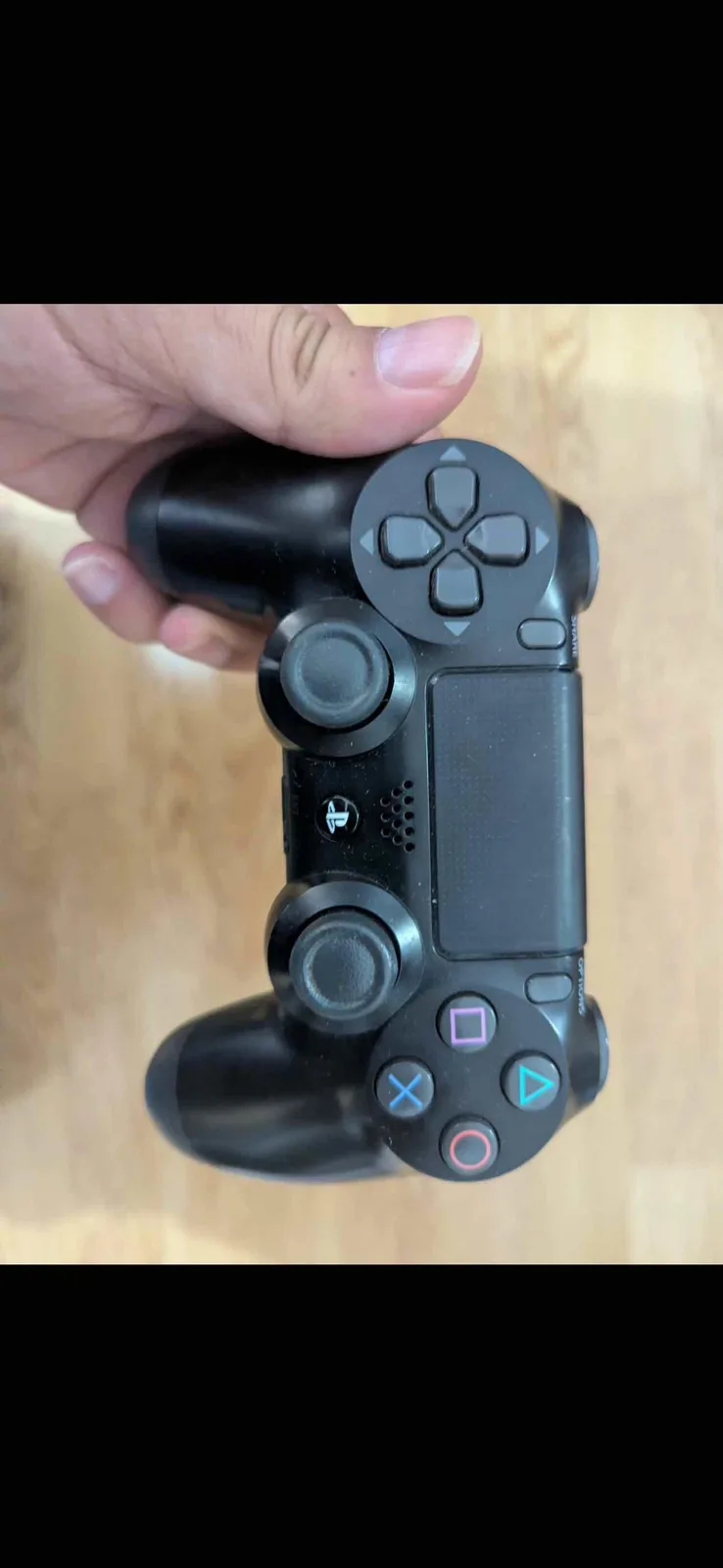 Sony PlayStation 4 Slim — foto 2 nga 5